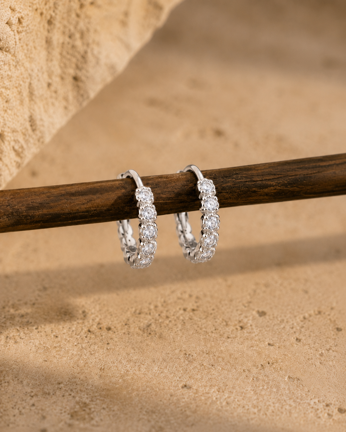 Boucle d’oreille Hope – Mini créole Plaqué Or ou Argent 925