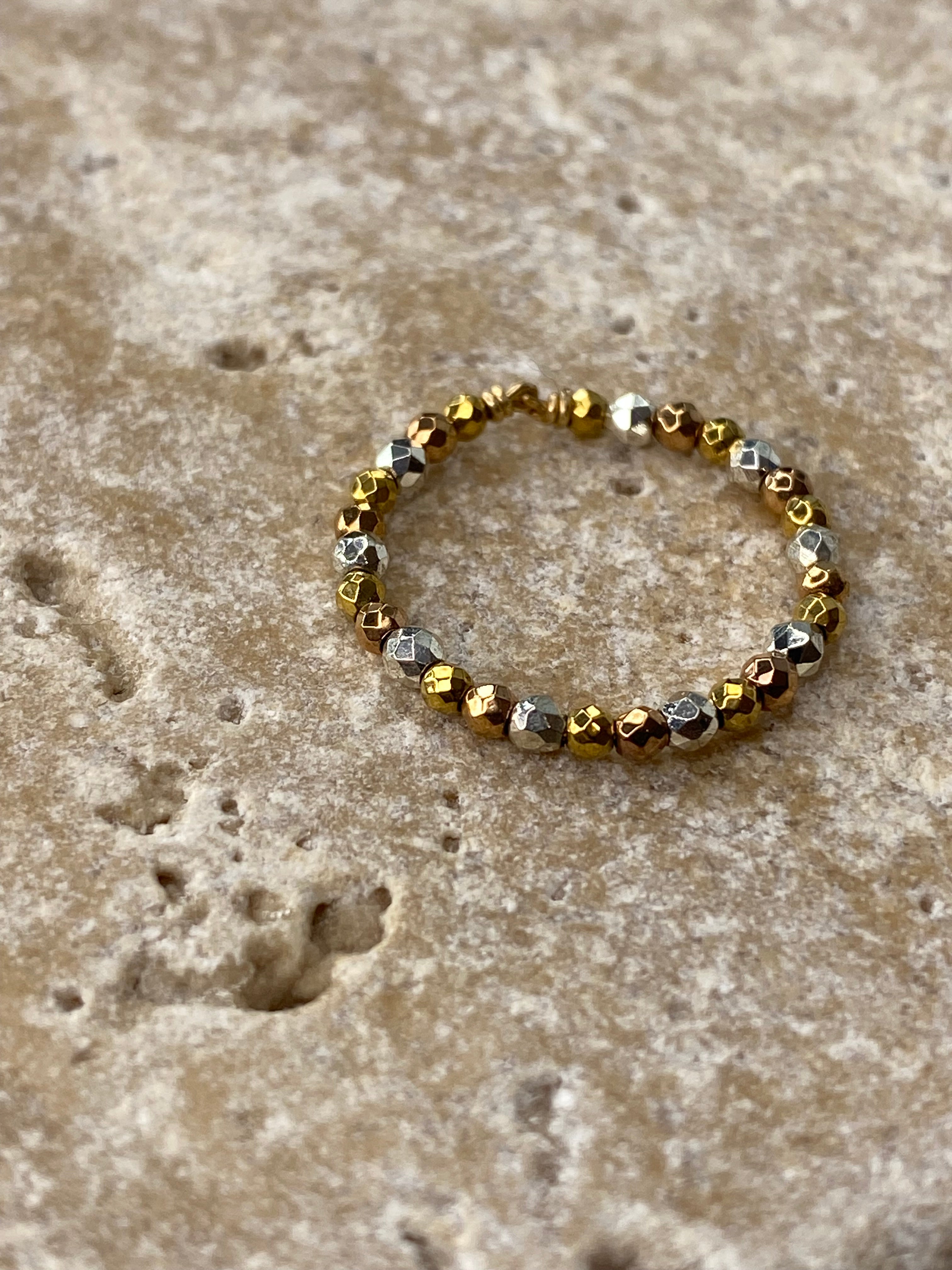 Bague Tiny Stones - Gold Digger 🎗️ - Joia Bijou