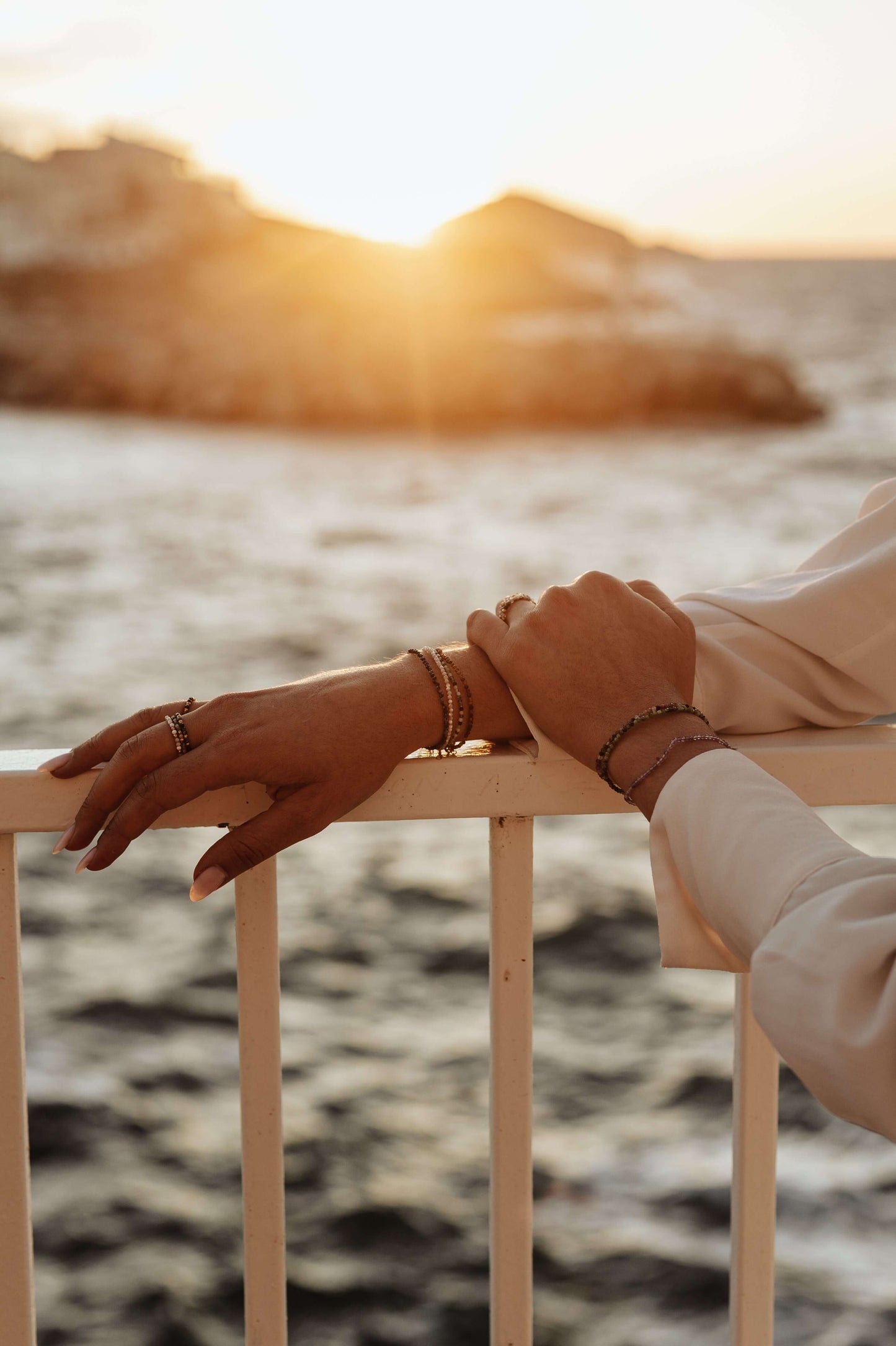 Bracelets Tiny Stones - Good Vibes 🌸 - Joia Bijou